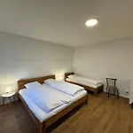 Проживание в семье Downtown Family&friends Интерлакен